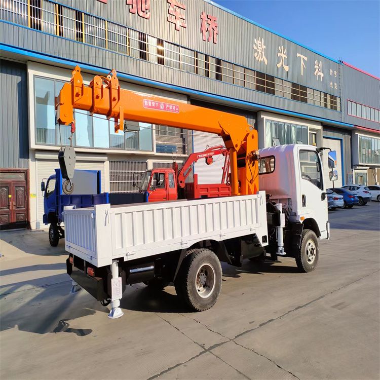 壶关县三轮随车吊定制 农用改装机自备吊中瑞长期出售